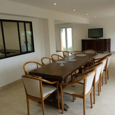 Newly Renovated 6br A/c 10min From The Beach *