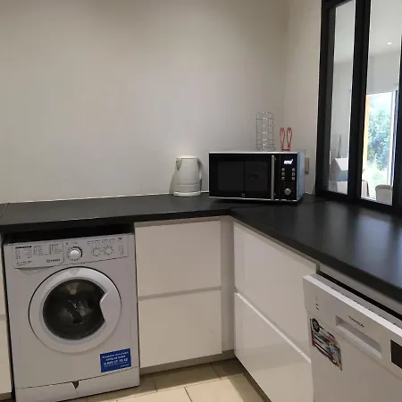 Newly Renovated 6br A/c 10min From The Beach *